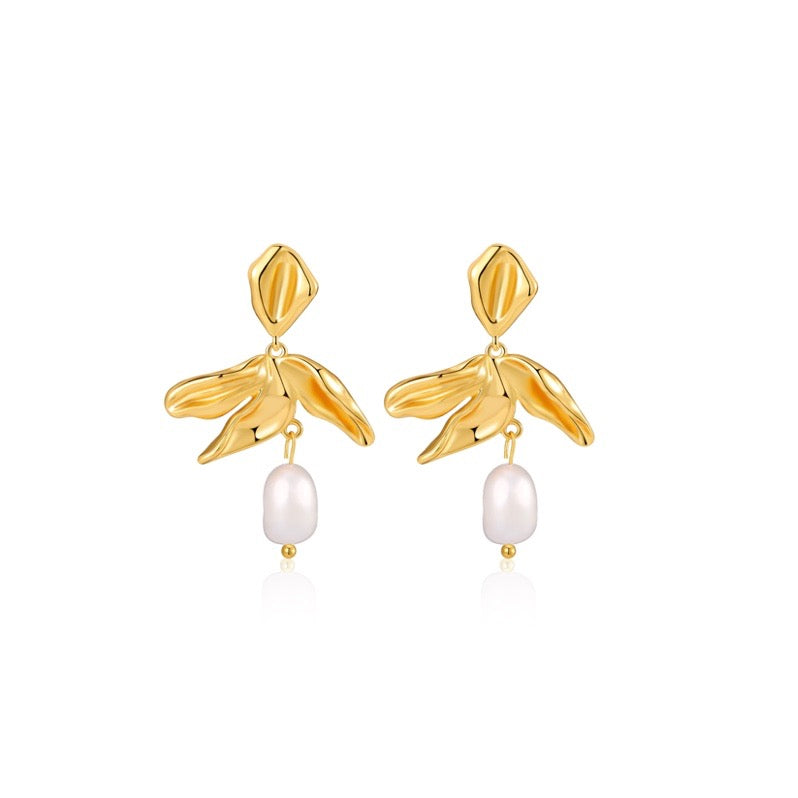 Ivy Pearl Earrings